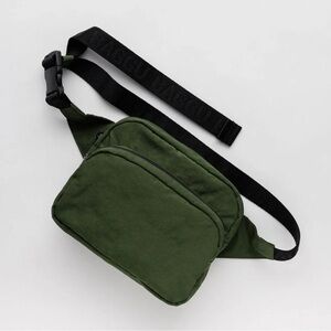 Baggu fanny pack in Bay Laurel
